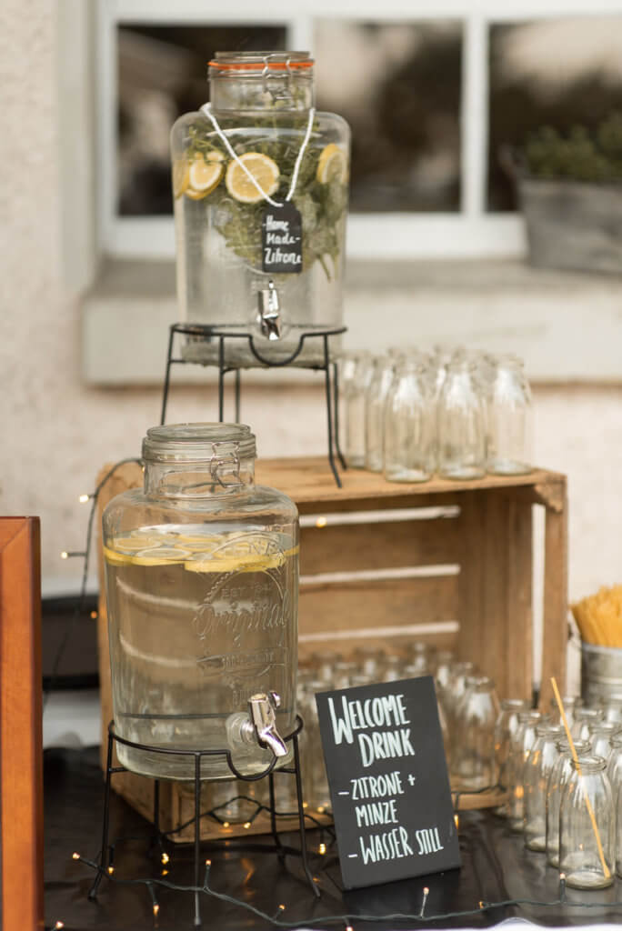 Selbstgemachte Limonade als Welcome Drink auf Hochzeit