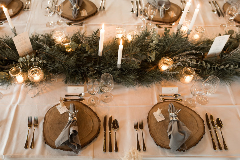 Winterliche Tischdeko bei Hochzeit in Schwäbisch Hall auf dem Einkorn im Gasthaus zur Winterhochzeit