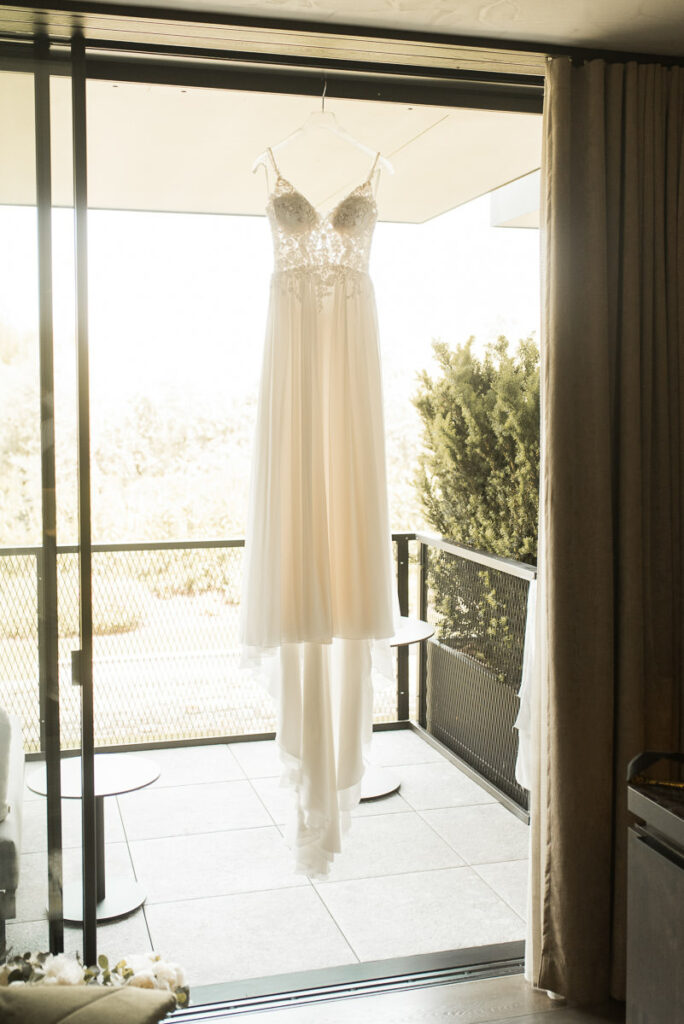 Hochzeitskleid bei Getting Ready im Quellenhof Lazise