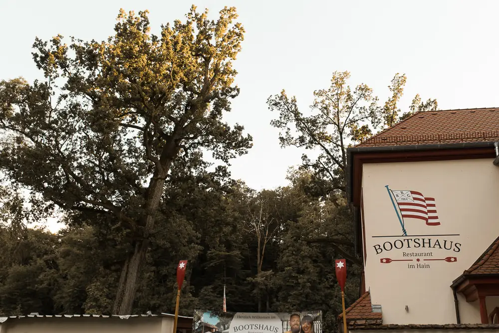 Bootshaus Bamberg im Wald bei Hochzeit 